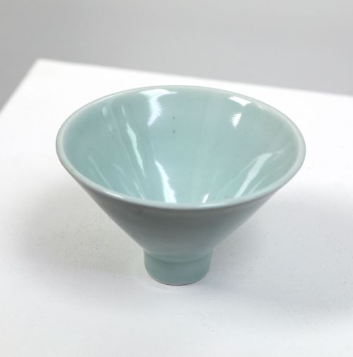 celadon v bowl i by peter humpherson