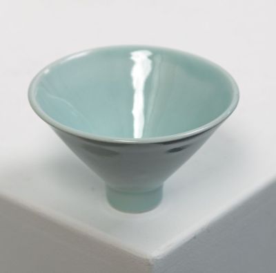 celadon v bowl i by peter humpherson